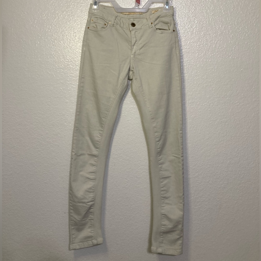 Leara  Woman off-white cream color jeans women’s size 2 or 26